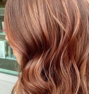 Wellige, lange, braune Haare